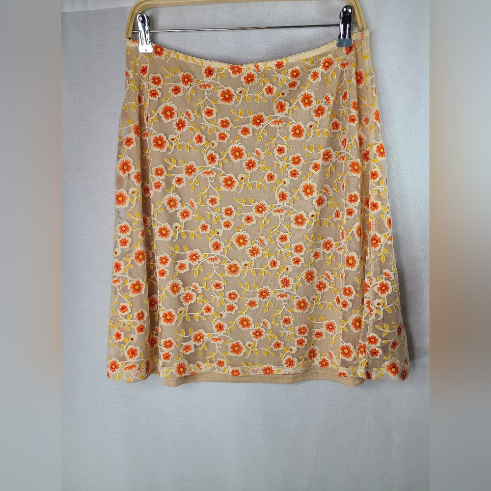 Embroidered floral skirt Size large women's